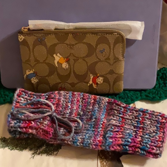 🐱 COACH ZIP WRISTLET IN SIGNATURE CANVAS WITH CAT MITTENS PRINT 🐱 NWT 🐱 - Picture 4 of 16